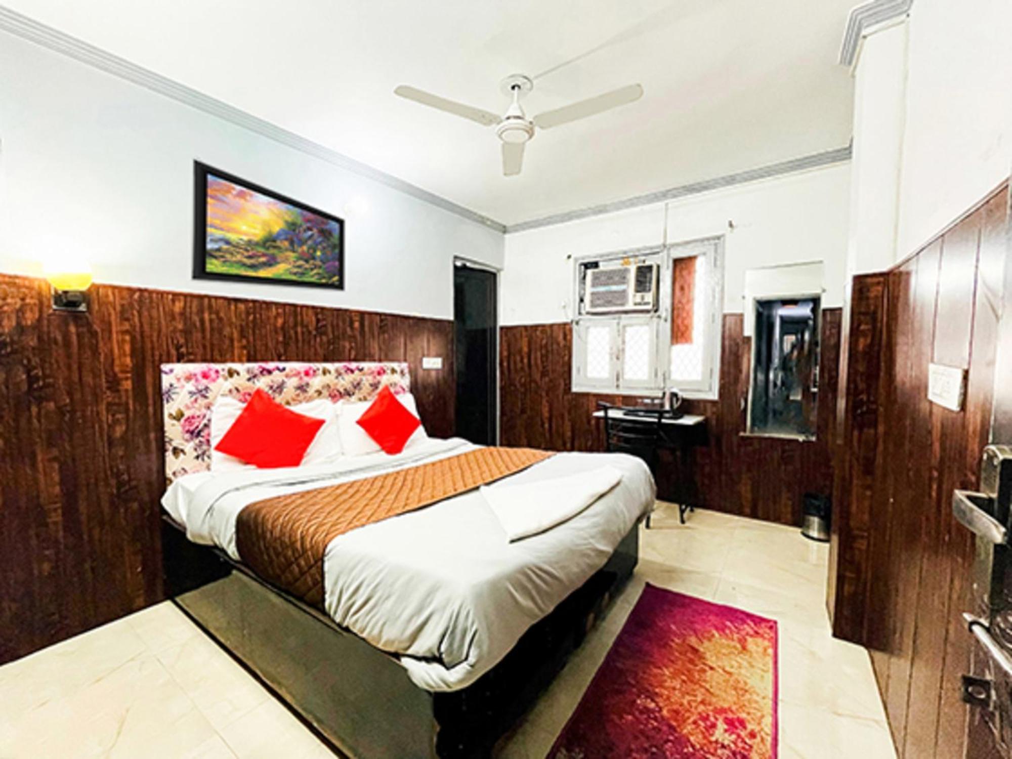 Hotel Commodo - Near Dhaula Kuan New Delhi Exterior photo